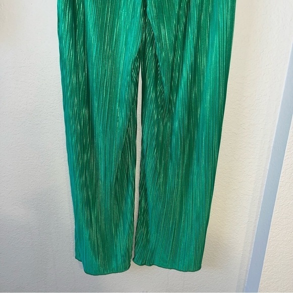 Good American Green Always Fits Plisse Wide Leg Pants - Picture 7 of 8